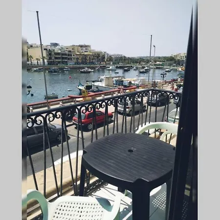 Seaview One Bedroom Apartment, Overlooking Marsaskala Harbour 公寓 *